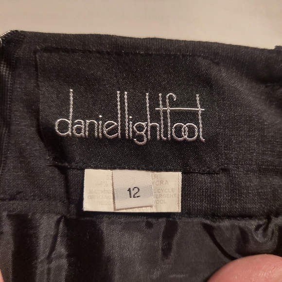 Daniel Lightfoot, size 12, formal business pencil skirt with 44% wool - Picture 4 of 5